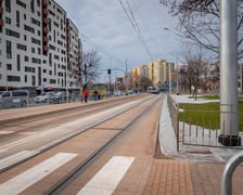 W poniedziałkowym popołudniowym szczycie autobusy omijały korki jadąc nowym odcinkiem trasy autobusowo-tramwajowej na Bardzkiej