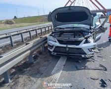 Kolizja trzech samochodów na odcinku autostrady A4 w pobliżu węzła Brzezimierz pod Wrocławiem - 10 kwietnia 2026 r.