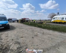 Wypadek na przejeździe kolejowym w Chrzanowie, w gminie Kobierzyce 11 kwietnia 2026 r.