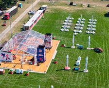 Na Polach Marsowych trwa budowa miasteczka Męskiego Grania 2026, 30.07.2026 r.