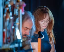 <p>Justyna Szafran i Paweł Romańczuk. "Maszynista" w reż. T. Mana - Teatr PO KOLEI na Dworcu Wrocław Gł&oacute;wny&nbsp;</p>