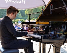 <p>Koncert Chopinowski w Parku Południowym 16 sierpnia 2026, wystąpili Piotr Alexewicz i Franciszek Gąsieniec</p>