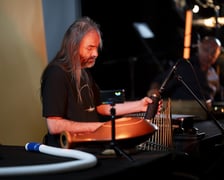 <p>Paweł Romańczuk. "Wyspa" Teatr PO KOLEI na Dworcu Gł&oacute;wnym</p>