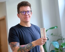 <p>Odbi&oacute;r wejści&oacute;wek na spotkanie z Olgą Tokarczuk we Wrocławskim Domu Literatury</p>