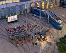 <p>Kino pod chmurką w zajezdni Ołbin. Wrocław, 18.09.2026</p>