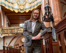 <p>Prof. Piotr Rojek w bazylice św. Elżbiety</p>