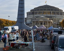 Giełda staroci we Wrocławiu, koło Hali Stulecia