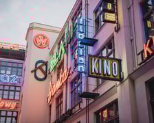 Podwórko Neonów Ruska 46 we Wrocławiu