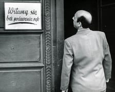 Zdjęcia z wystawy ?Odizolowani 1963. Epidemia ospy we Wrocławiu? w Pałacu Królewskim.