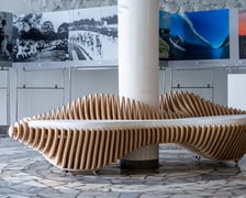 <p>Hol Dolnośląskiej Biblioteki Publicznej w rynku po remoncie</p>