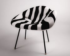 <p><span style="font-size: 11pt; line-height: 107%; font-family: Calibri, sans-serif;">Waldemar Kałużny, fotel &bdquo;Zebra&rdquo;</span></p>