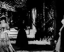 <p>Jadwiga Has w roli Doni Inez Moro na wrocławskiej Pergoli, kt&oacute;ra zagrała park w Madrycie</p>