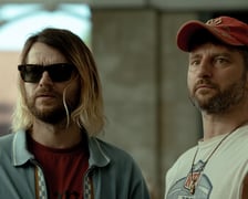 <p>Mateusz Kościukiewicz i Wojciech Zieliński. Kadr z serialu „Wzgórze psów”</p>