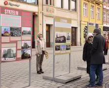 <p>Wystawa plenerowa &bdquo;Amputacja czy rekonstrukcja. Miasta południowo-zachodniej Polski po 1945 roku&rdquo; w rynku do 11 marca.&nbsp;</p>