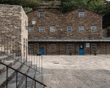 <p>Plac i Biuro informacji turystycznej w Piodo</p>