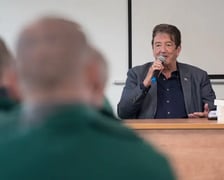 <p>Graham Masterton podczas jednego z poprzednich pobyt&oacute;w we Wrocławiu</p>