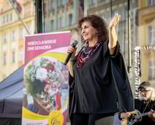 <p>Koncert Eleni podczas Wrocławskich Dni Seniora na wrocławskim rynku&nbsp;</p>
