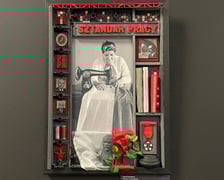 <p>Wystawa asamblaży prof. Wojciecha Kaniowskiego pt. „Reportaż ze zniewolonego kraju. Oblicza polskiego socjalizmu”</p>