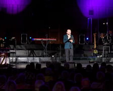 <p>III edycja Ogólnopolskiego Senioralnego Festiwalu Piosenki Artystycznej w ramach Wrocławskich Dni Seniora - koncert finałowy</p>