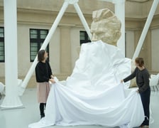 <p>&bdquo;Popiersie robotnika&rdquo; udostępnione zwiedzającym po konserwacji zobaczymy w Pawilonie Czterech Kopuł&nbsp;</p>