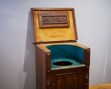 <p>Wystawa &bdquo;Gdzie kr&oacute;l chodzi piechotą&rdquo; &ndash; od 28 listopada 2025 do 28 lutego 2026 w Pałacu Kr&oacute;lewskim</p>