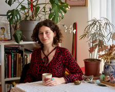 <p>Aleksandra Czudżak, wrocławska ilustratorka, graficzka w swoim mieszkaniu&nbsp;</p>