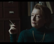 <p>Kadry z filmu &bdquo;Zima pod znakiem Wrony&rdquo; w reżyserii Kasi Adamik &ndash; aktorka Lesley Manville</p>