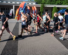 Uczestnicy finałowego treningu przed 12. Tarczyński Nocnym Wrocław Półmaratonem, 27 maja 2026 r.