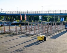 Miasteczko 12. Tarczyński Nocny Wrocław Półmaratonu na stadionie Tarczyński Arena.