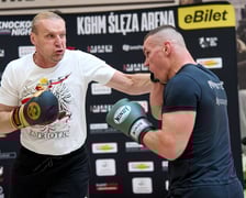 Trening pokazowy w Pasażu Grunwaldzkim przed galą Knockout Boxing Night 34 we Wrocławiu