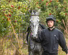 <p>Paweł Pałczyński i Jadmir przygotowujący się do Crystal Cup. Wrocław, październik 2025</p>
