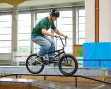 <p>Zawodnicy z Polski i Europy podczas eliminacji BMX Freestyle Contest 2025</p>