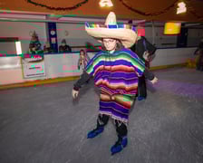 <p>Karnawołowe ślizganie na lodowisku Orbita. Wrocław, 06.01.2026</p>