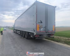 <p>Wypadek z udziałem pociągu i ciężar&oacute;wki w Michałowicach pod Sob&oacute;tką</p>