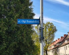 <p>Alejka Olgi Boznańskiej - nawierzchnia przed remontem.</p>