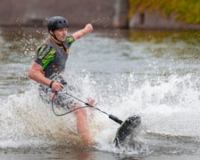 Jetboard i e-foil  - deski z napędem, które nie potrzebują fal
