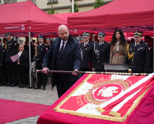 Uroczyste obchody Dnia Strażaka w Rynku i nadanie sztandaru Komendzie Miejskiej PSP we Wrocławiu