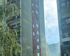 Akcja służb ratunkowych podczas pożaru w bloku na ul. Dokerskiej na Kozanowie, 27.06.2026 r.