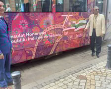 76-letni dr Piyushkumar Matalia do Wrocławia przyleciał razem z synem dr Himanshu Matalia