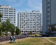 "Impreza w Tekach na Wittigowie". O co chodzi? Teki - to akademiki Politechniki Wrocławskiej (budynki T-15, T-16, T-17, T-18 i T-19), które stoją przy ul. Wittiga (stąd nazwa całego miasteczka studenckiego - Wittigowo).