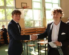 Uczniowie Liceum Ogólnokształcące nr VII we Wrocławiu przed maturą z j. polskiego