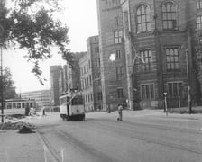 Wrocław po II wojnie światowej.  Na zdjęciu Podwale - widok na sąd