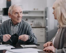 <h2 class="MsoNormal">Ile wynosi 13. emerytura w 2025 r.?</h2>
<p>Trzynasta emerytura w 2025 r. będzie r&oacute;wna minimalnej emeryturze czyli 1 884,61 zł brutto (1 528,26 zł netto).</p>