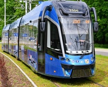 <p>Tramwaj przez Popowice</p>