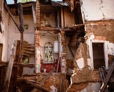 Dawny pałac w Świniarach, zdjęcie z 8 czerwca 2024 roku