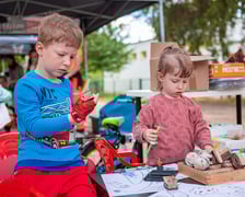 <p>Piknik ZDiUM&nbsp;podczas otwarcia nowej trasy pieszo-rowerowej wzdłuż rzeki Oławy</p>