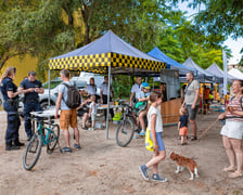 <p>Piknik ZDiUM&nbsp;podczas otwarcia nowej trasy pieszo-rowerowej wzdłuż rzeki Oławy</p>