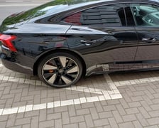 <p>Przykłady niezgodnego z prawem parkowania</p>