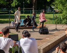 <p>Spotkajmy się na kocu &ndash; piknik ze sztuką, czyli pokaz uczestnik&oacute;w projektu Lelenfant (14 lipca 2024, ul. Chociebuska)</p>