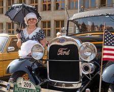 Samochody na MotoClassic 2024 r.